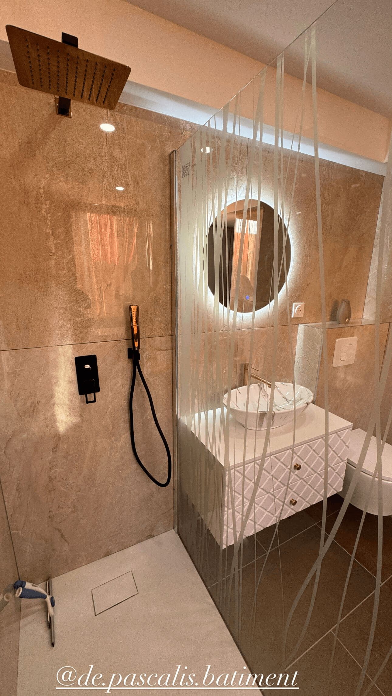 Salle de bain moderne De Pascalis - Design contemporain et fonctionnel